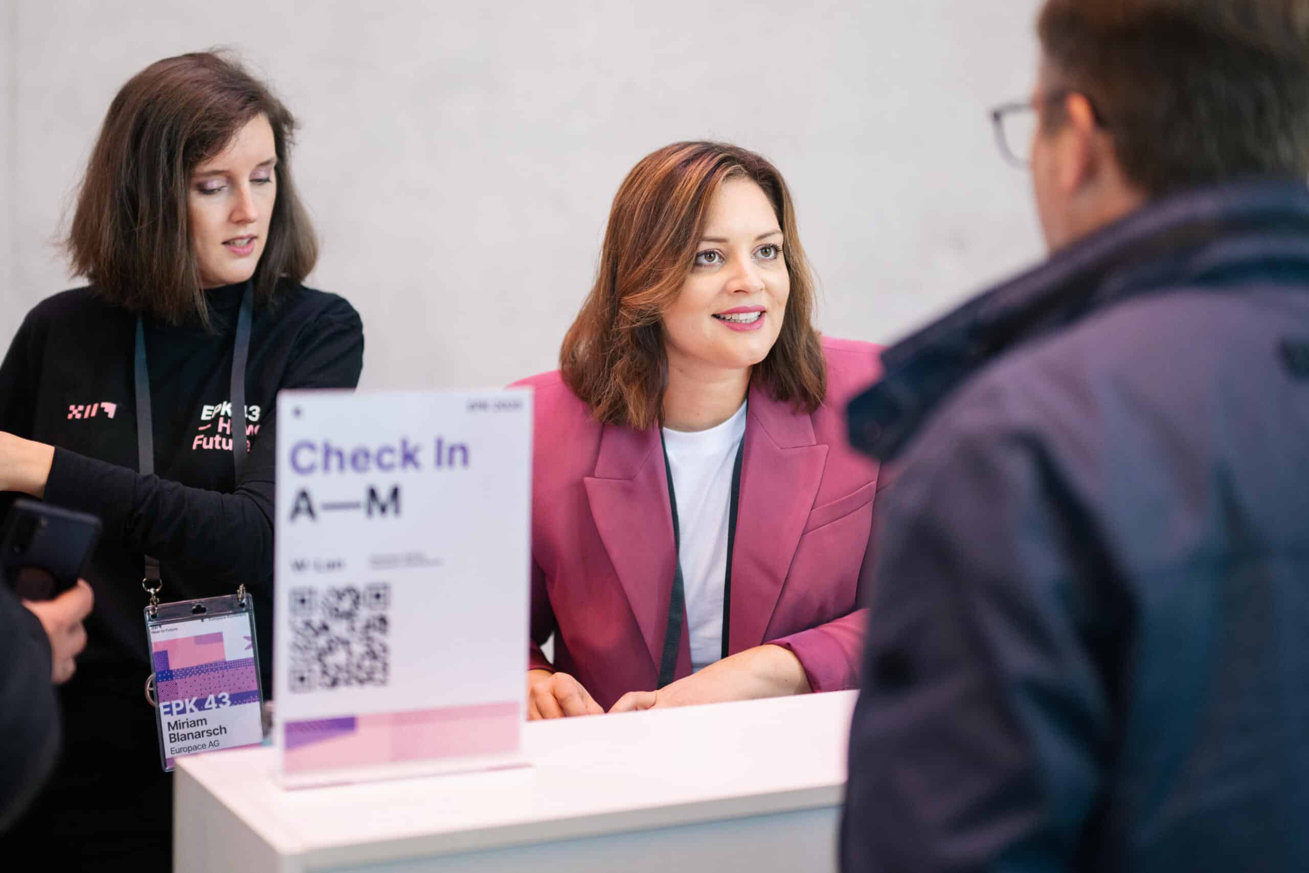 Europace Konferenz – EPK43. Check-in-Schalter.